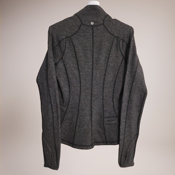 Lululemon Run U Turn Herringbone Pullover Sweater, size 2, 4 Gray 1/2 Zip - Picture 3 of 10